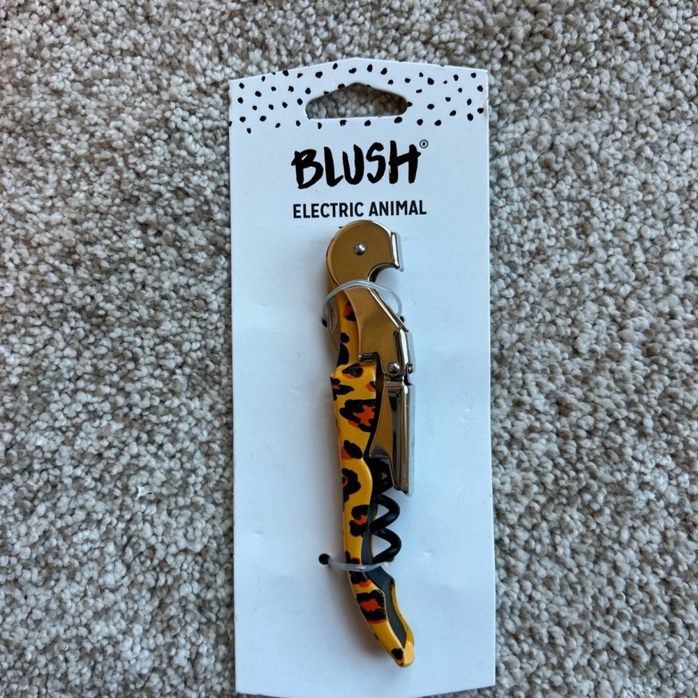 Blush Electric Animal Waiter's Corkscrew, Wine Bottle Opener Foil Cutter Leppard